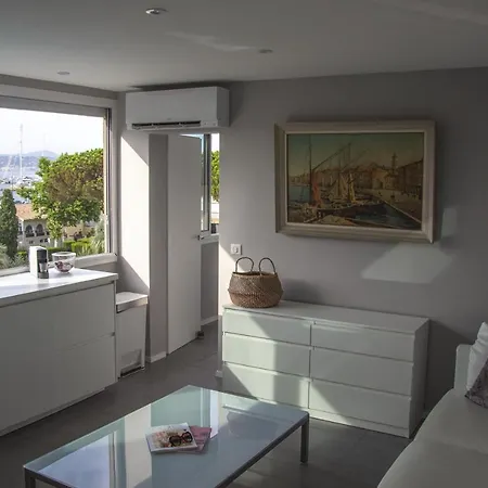 Апартаменты Serenite Marine, Tropez, Incredible Sea View *